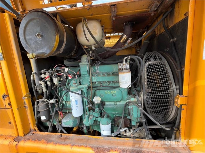 Volvo L-120 Wheel Loader Iekrāvēji uz riteņiem
