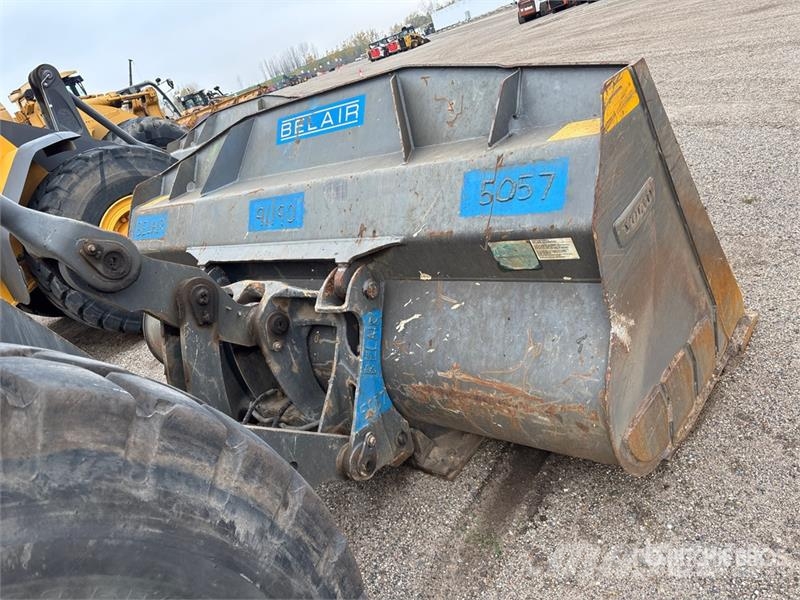 Volvo L120H Wheel Loader لوادر بعجل