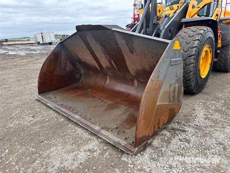 Volvo L120H Wheel Loader Kolesové nakladače