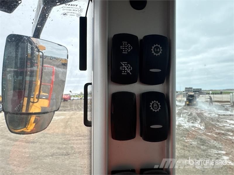 Volvo L120H Wheel Loader Kolesové nakladače