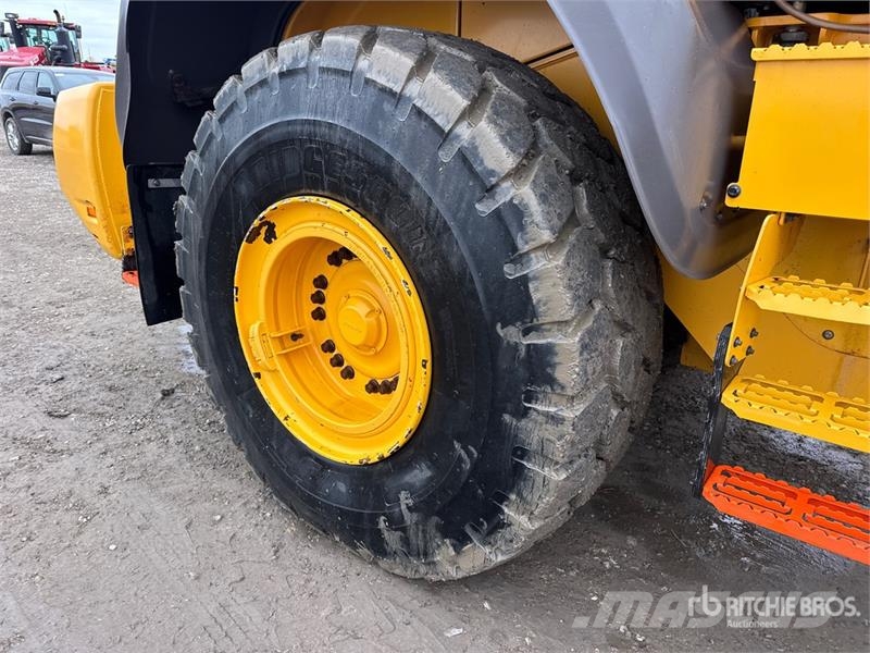 Volvo L120H Wheel Loader Kolesové nakladače