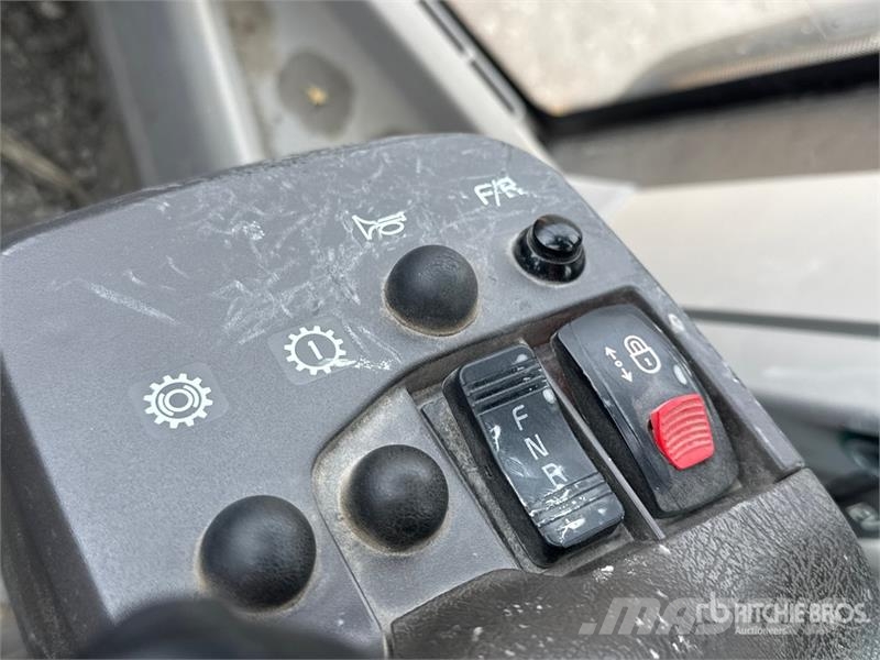 Volvo L120H Wheel Loader Kolesové nakladače