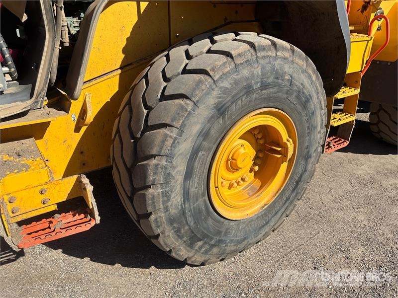 Volvo L120H Wheel Loader ホイールローダー・タイヤショベル