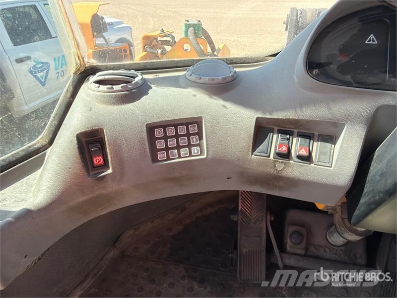Volvo L70E Naudoti ratiniai krautuvai