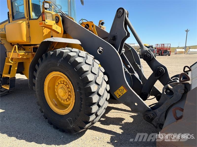 Volvo L70E Naudoti ratiniai krautuvai