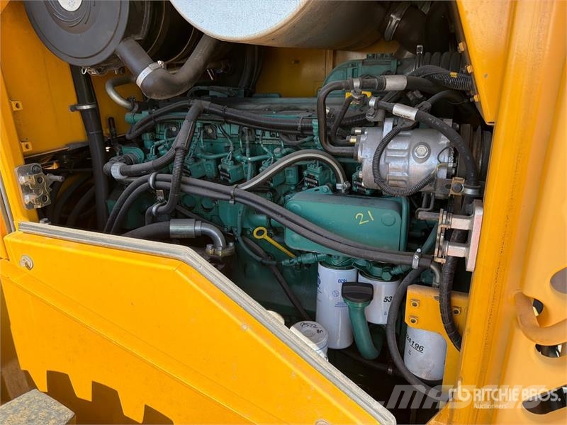 Volvo L70E Naudoti ratiniai krautuvai