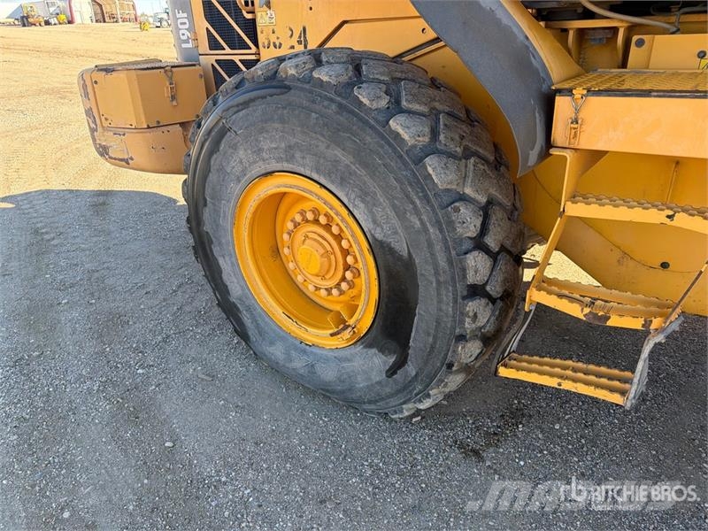 Volvo L90F Wheel Loader Wheel loaders
