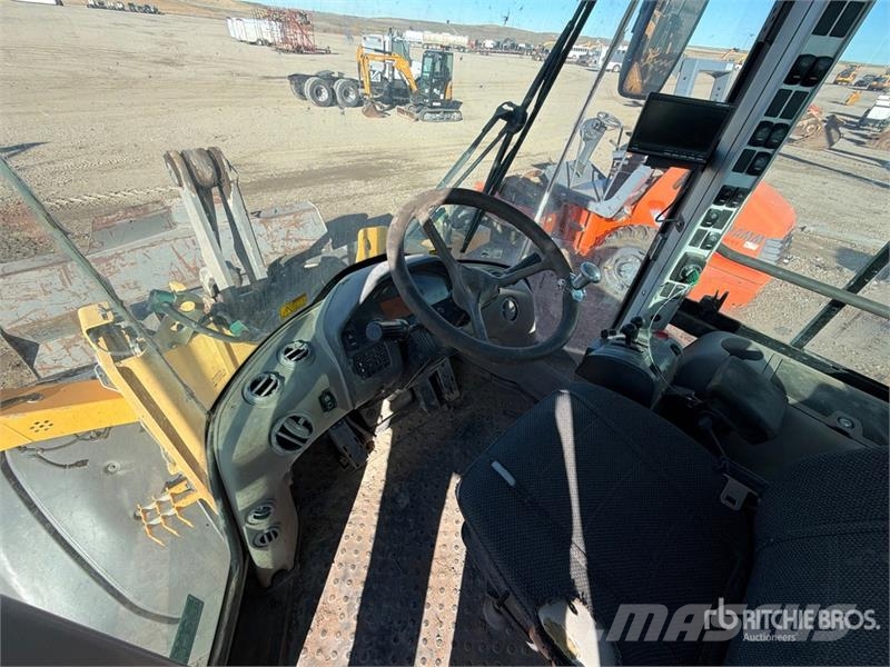Volvo L90F Wheel Loader Wheel loaders