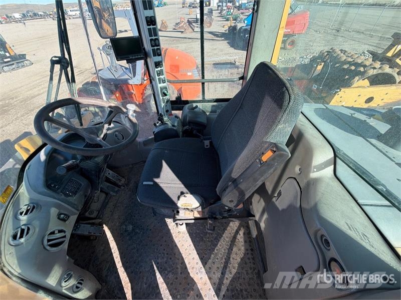 Volvo L90F Wheel Loader Wheel loaders