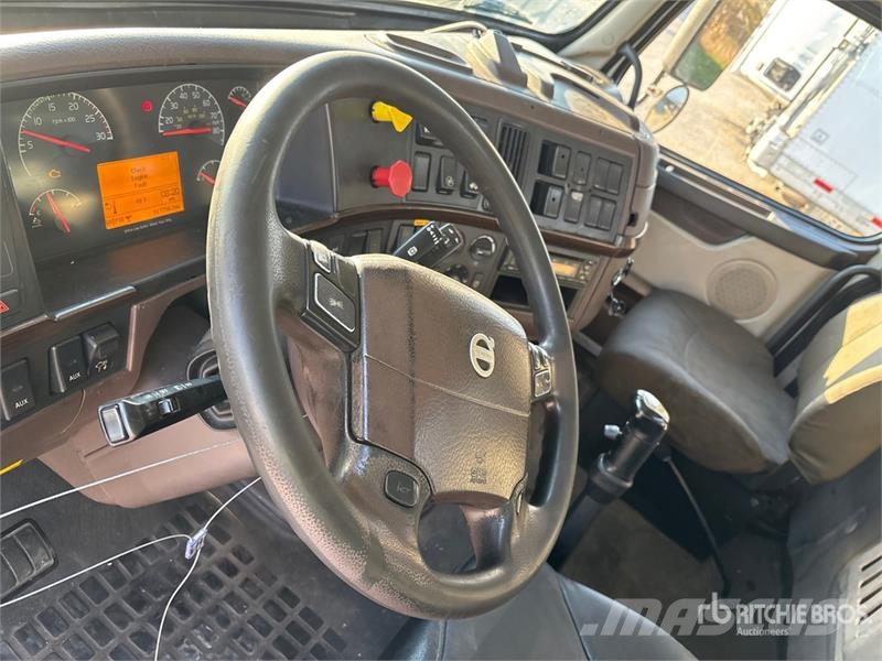 Volvo VAH Pojazdy do transportu samochodów