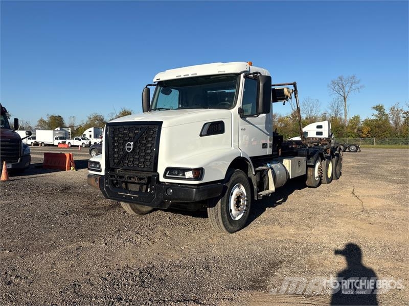 Volvo VHD شاحنات لوادر