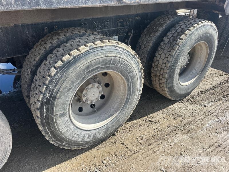 Volvo VHD Camiones bañeras basculantes o volquetes
