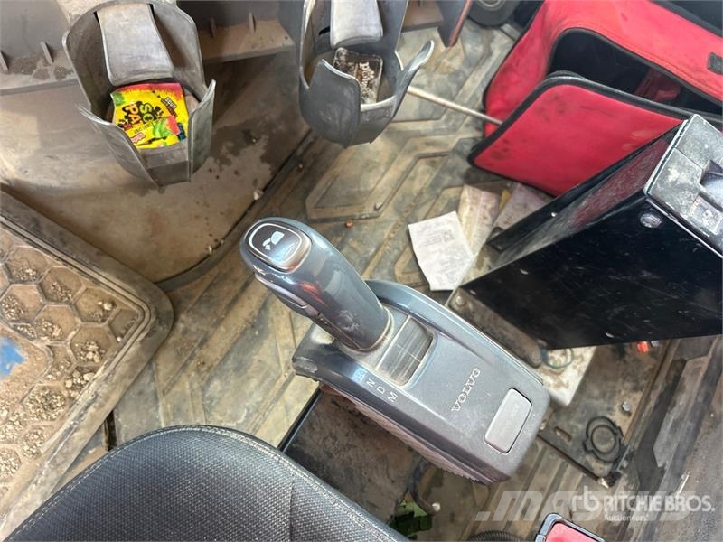 Volvo VHD Camiones bañeras basculantes o volquetes