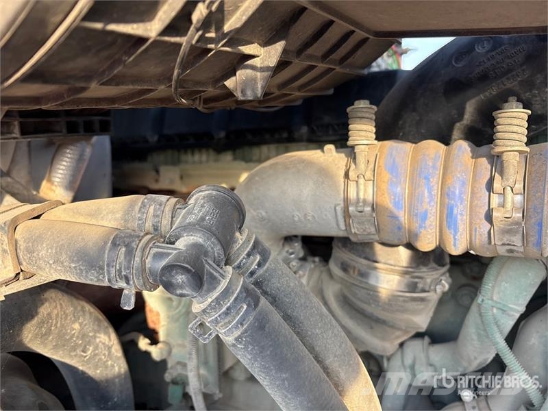 Volvo VHD شاحنات لوادر