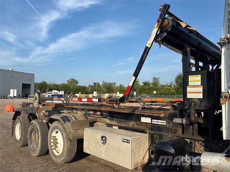 Volvo VHD شاحنات لوادر