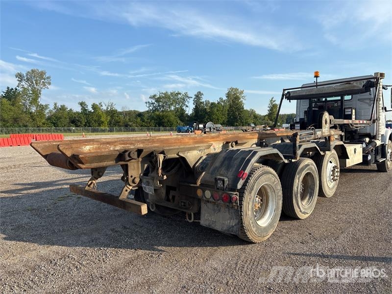 Volvo VHD شاحنات لوادر