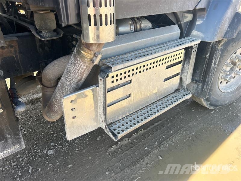 Volvo VHD Camiones bañeras basculantes o volquetes