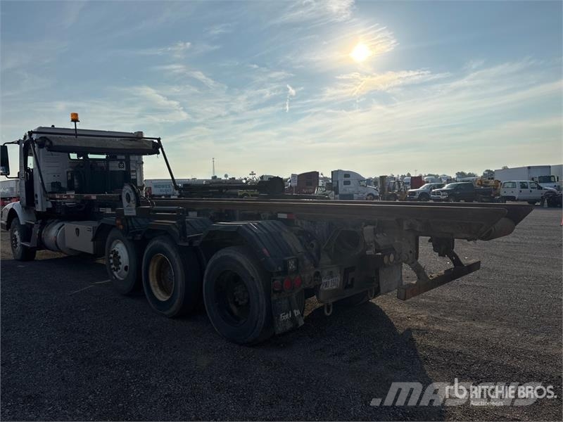 Volvo VHD شاحنات لوادر