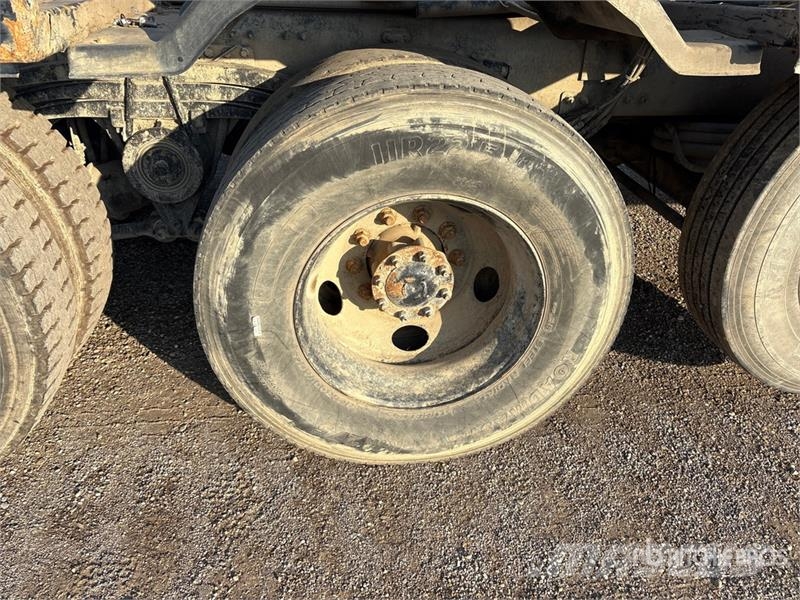 Volvo VHD شاحنات لوادر