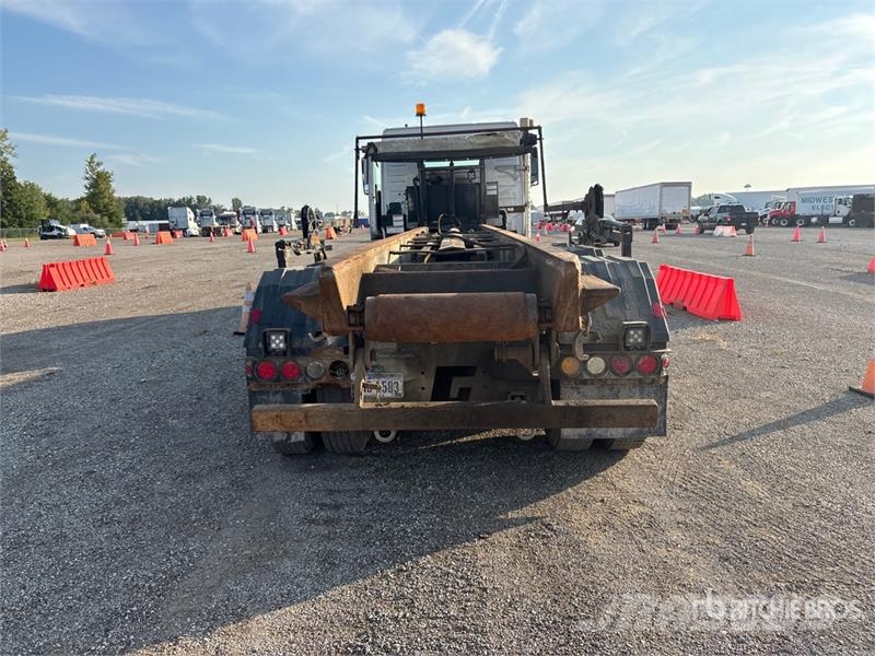 Volvo VHD شاحنات لوادر