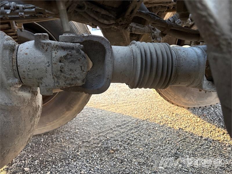 Volvo VHD شاحنات لوادر