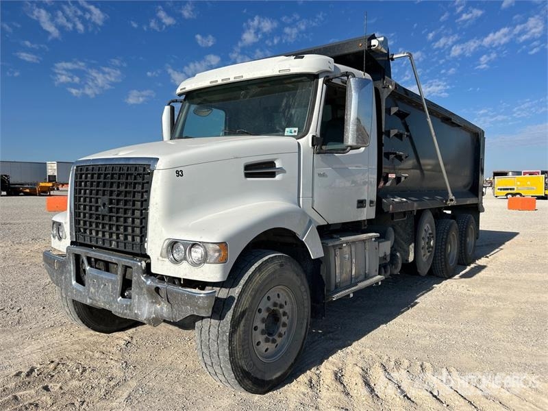 Volvo VHD Pašizgāzējs