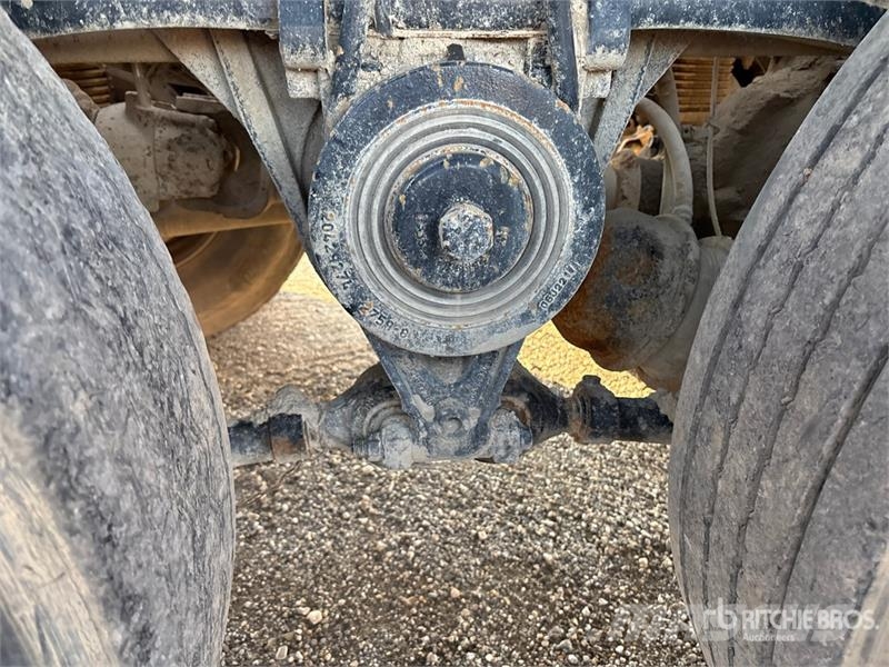 Volvo VHD شاحنات لوادر