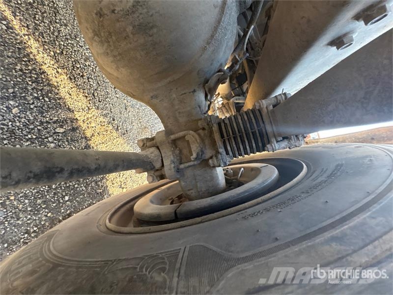 Volvo VHD شاحنات لوادر