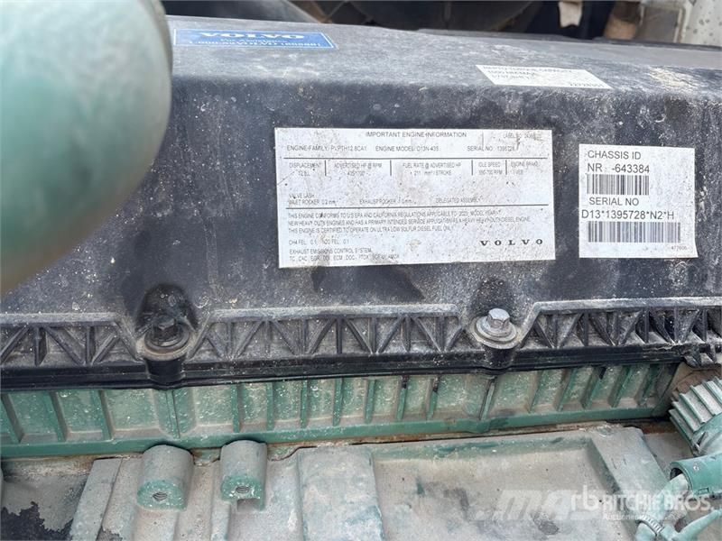 Volvo VHD شاحنات لوادر