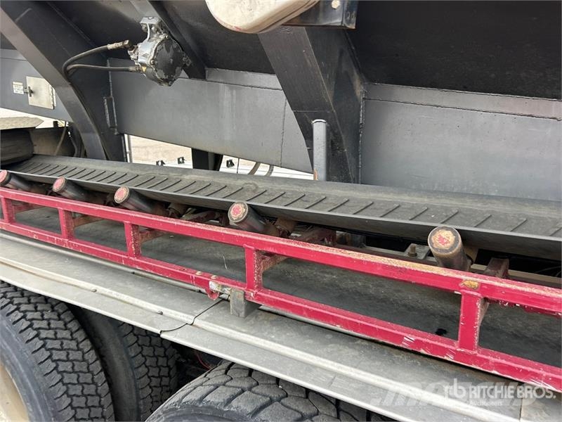 Volvo VHD 14x4 Stone Spreader Truck Машини за бетонов камък