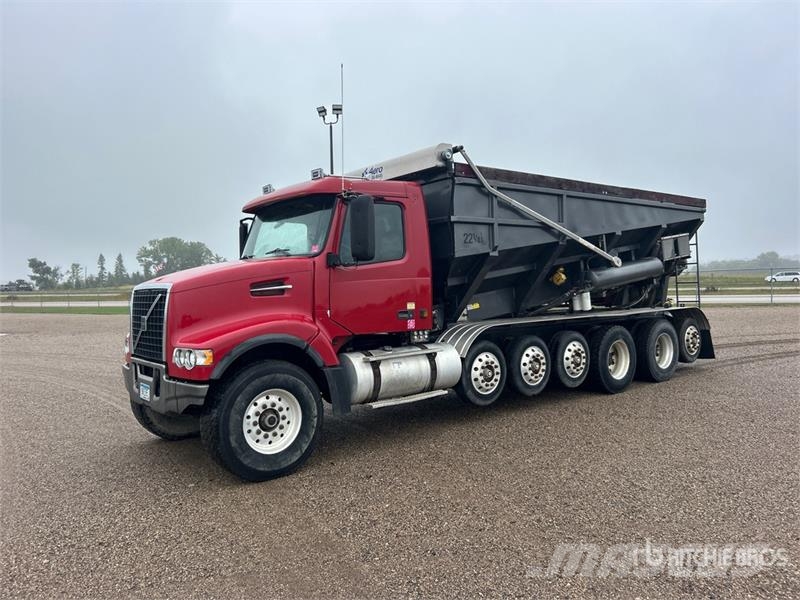 Volvo VHD 14x4 Stone Spreader Truck Машини за бетонов камък