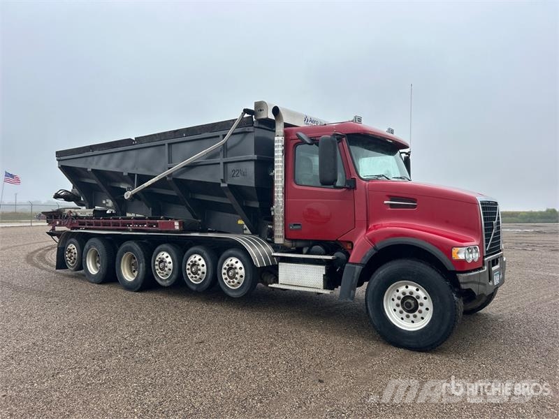 Volvo VHD 14x4 Stone Spreader Truck Машини за бетонов камък