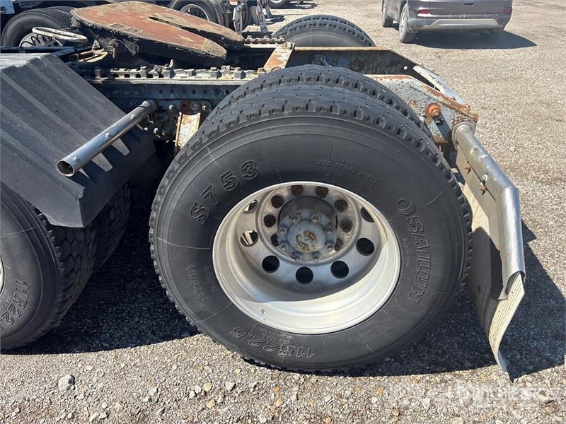 Volvo VNL Trekkers