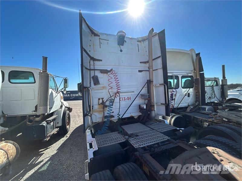 Volvo VNL Trekkers