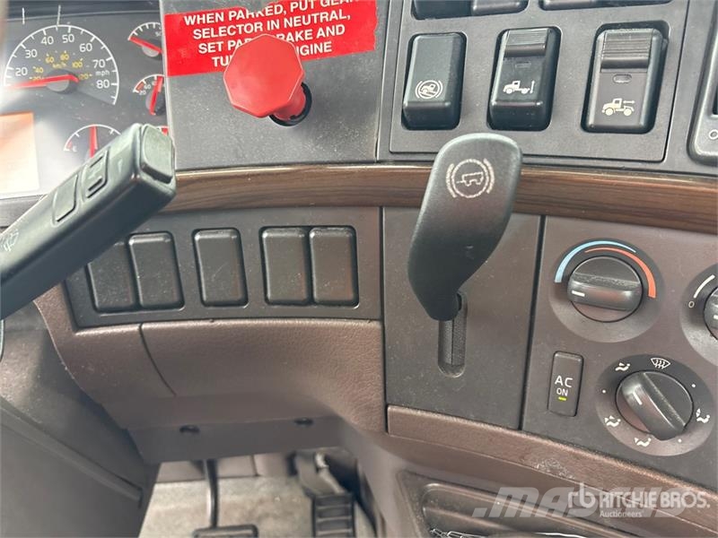 Volvo VNL Vlačilci