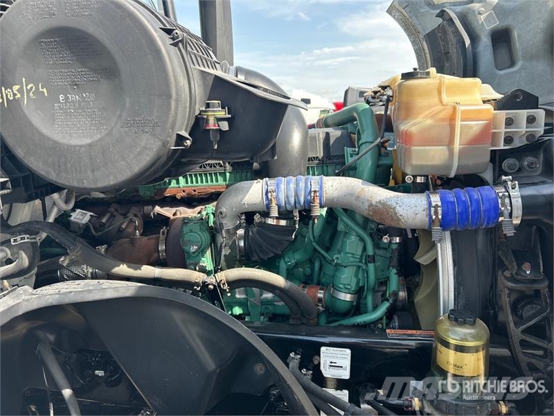 Volvo VNL Sadulveokid