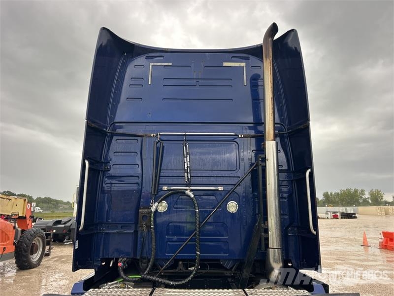 Volvo VNL 曳引機組件