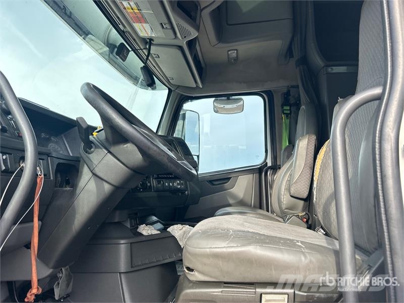 Volvo VNL Sadulveokid