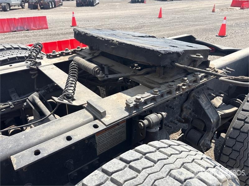 Volvo VNL Vetopöytäautot