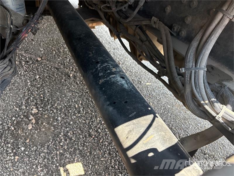 Volvo VNL Vetopöytäautot