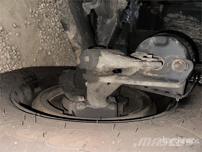 Volvo VNL Naudoti vilkikai