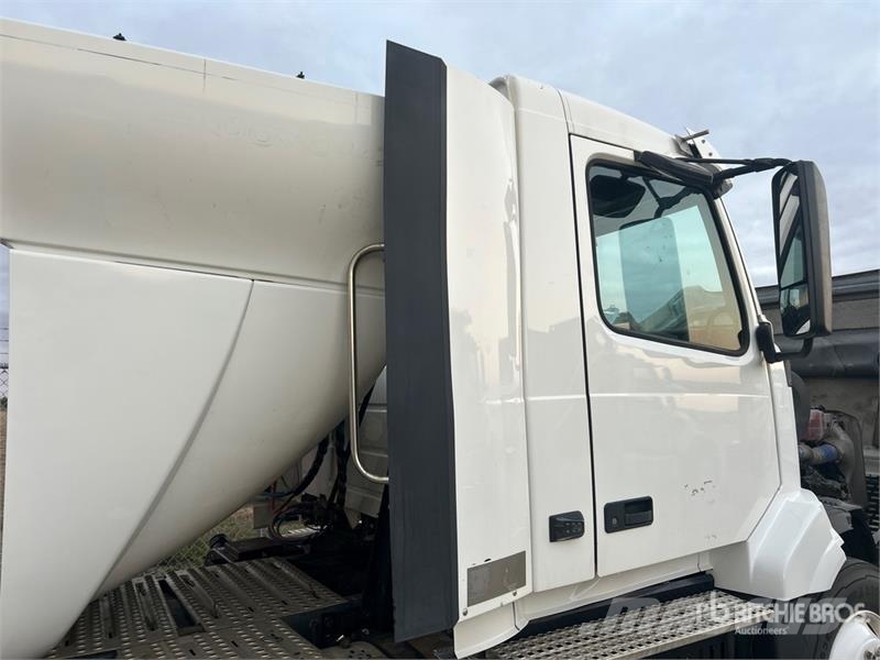 Volvo VNL Vlačilci