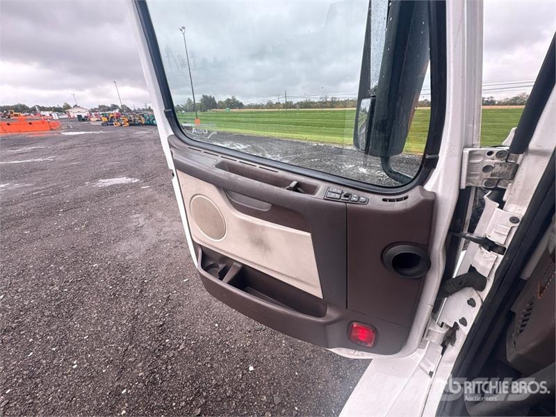 Volvo VNL Vlačilci