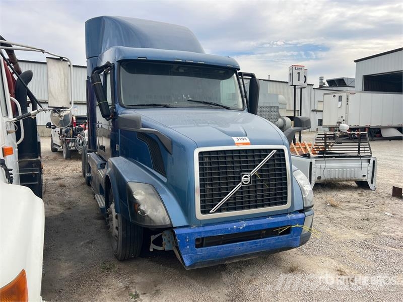 Volvo VNL Trekkers