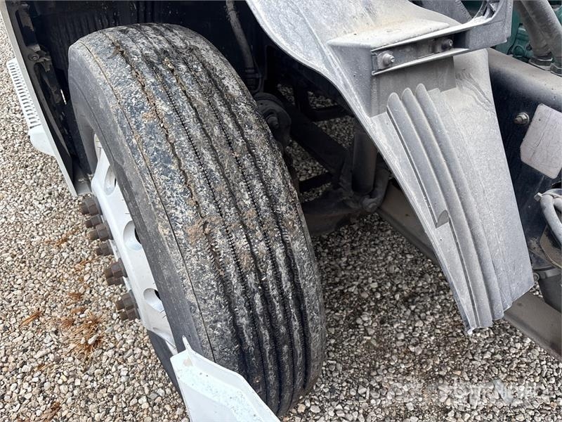 Volvo VNL Τράκτορες