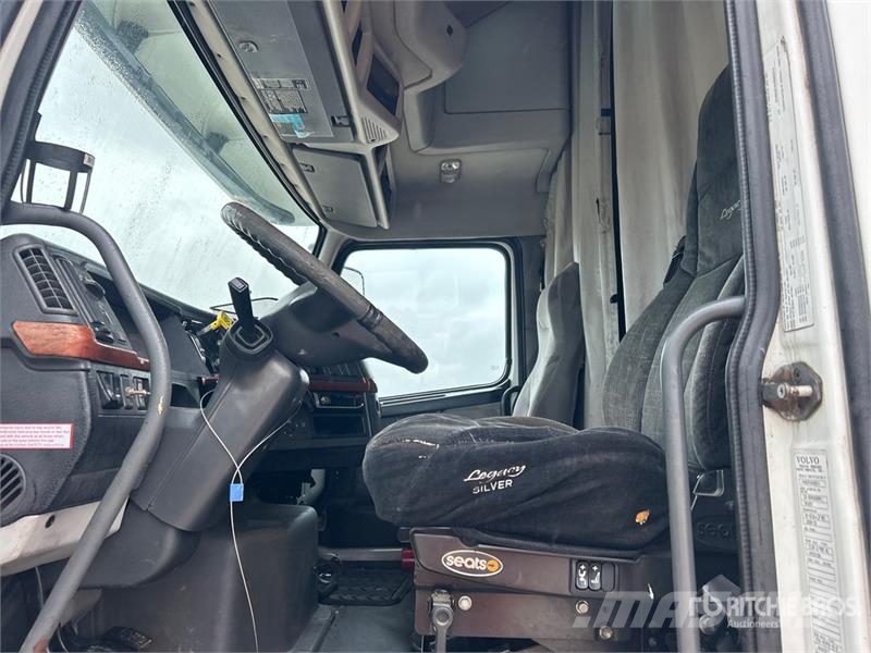 Volvo VNL Trekkers