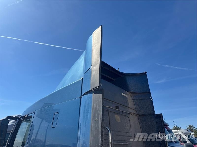 Volvo VNL Prime Movers