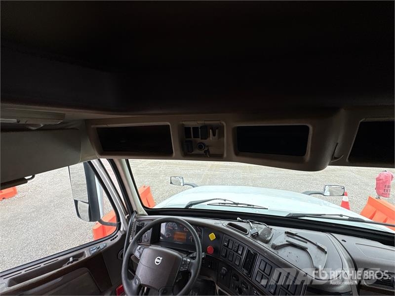 Volvo VNL Trekkers