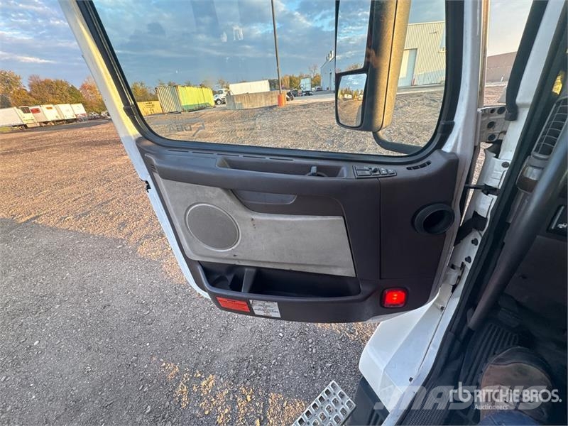 Volvo VNL Trekkers
