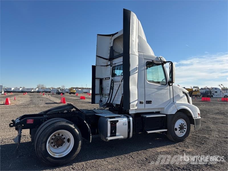Volvo VNL Tractor Units